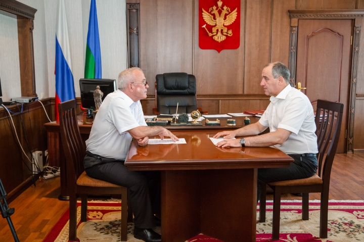 Рабочая встреча врио Главы Карачаево-Черкесии с главой администрации Прикубанского района